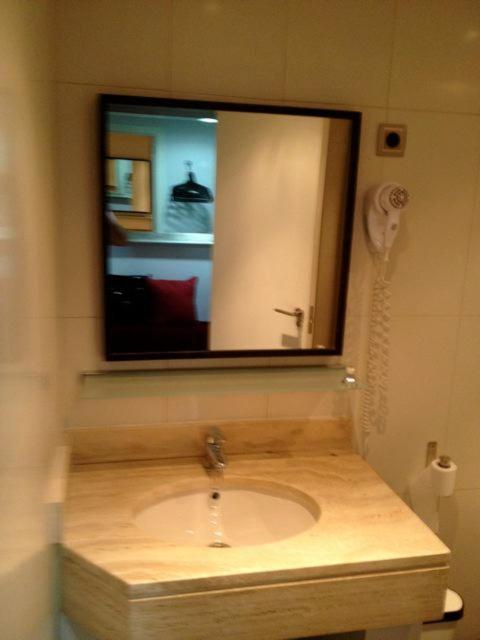 Puerta Del Sol Carretas Apartaments & Rooms Madrid Exterior photo